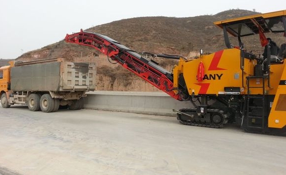 液體撒布車(chē)操作面板使用應(yīng)該注意什么？